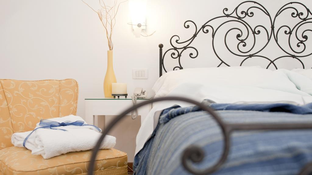 Albergo 'La Vigna' Procida Phòng bức ảnh